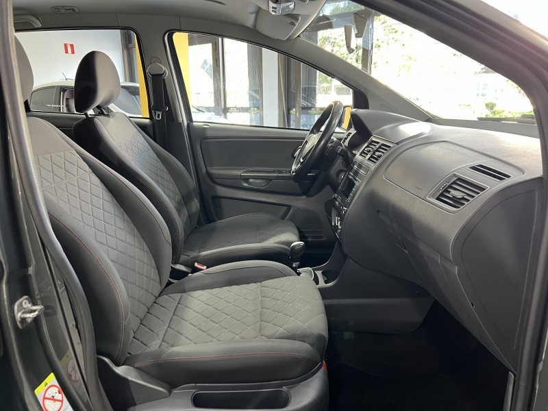 FOX 1.6 MI HIGHLINE 8V FLEX 4P AUTOMATIZADO - 2015 - CAXIAS DO SUL