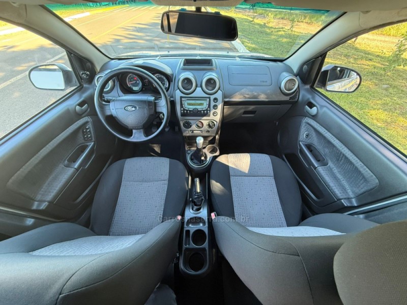 FIESTA 1.6 MPI SEDAN 8V FLEX 4P MANUAL - 2013 - VACARIA
