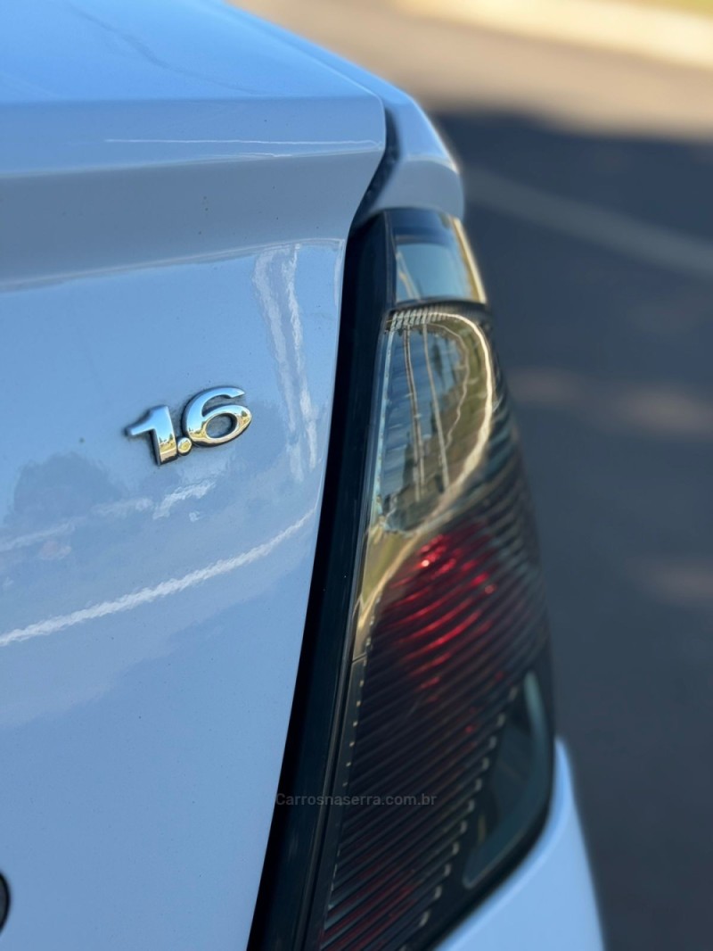 FIESTA 1.6 MPI SEDAN 8V FLEX 4P MANUAL - 2013 - VACARIA