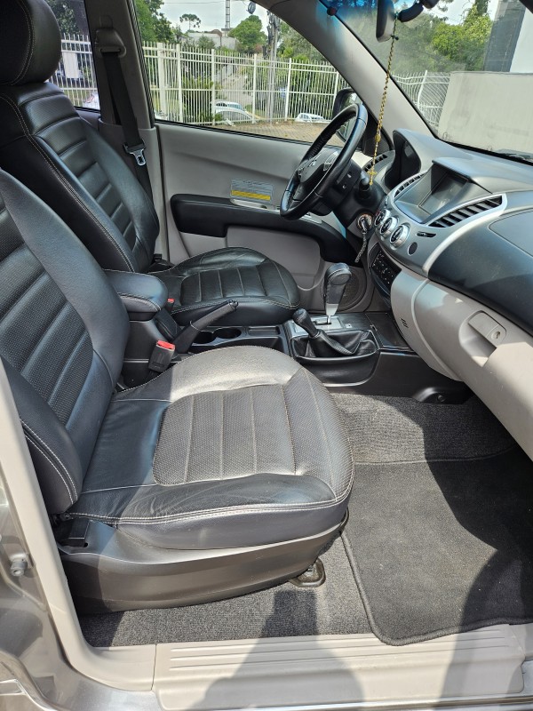 L200 TRITON 3.2 HPE 4X4 CD 16V TURBO INTERCOOLER DIESEL 4P AUTOMÁTICO - 2015 - FARROUPILHA