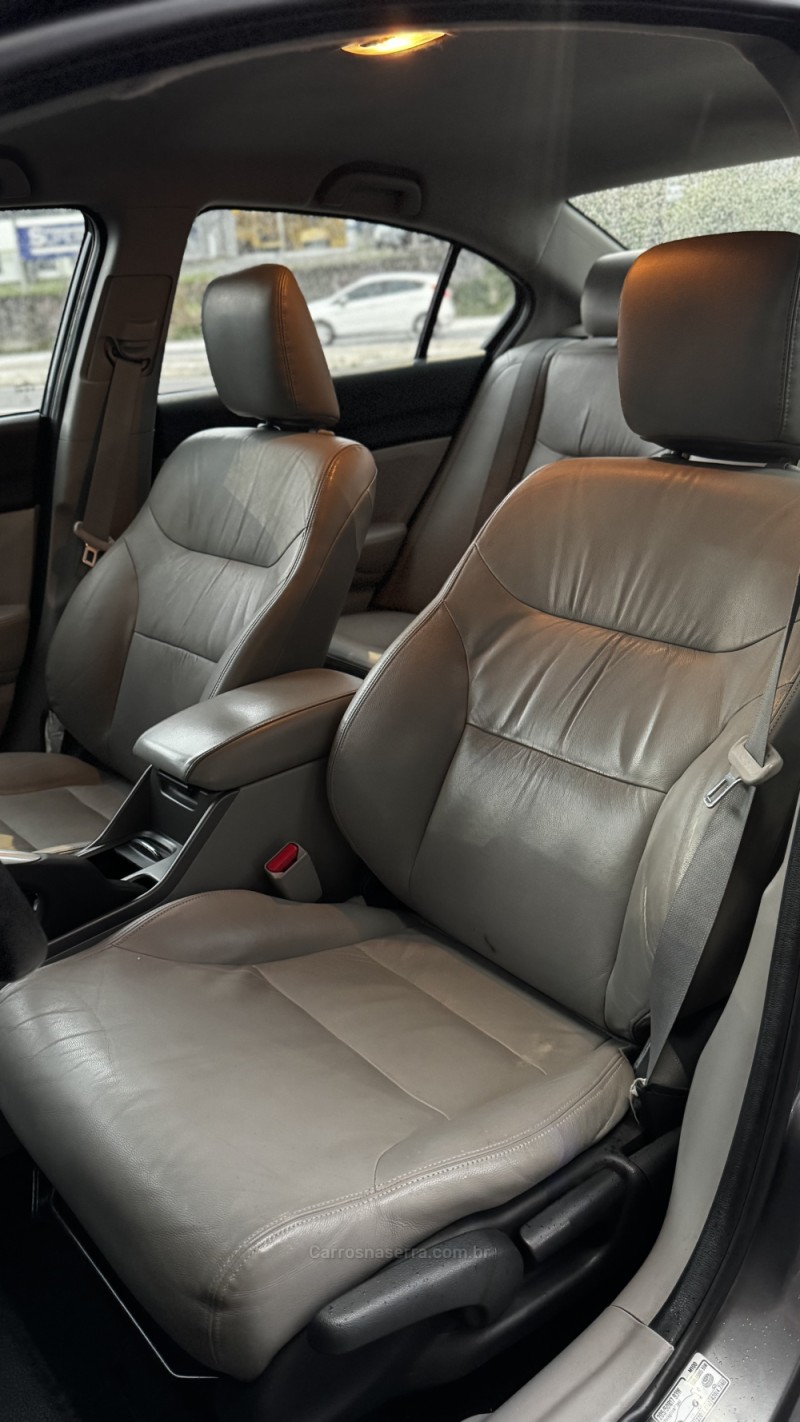 CIVIC 2.0 LXR 16V FLEX 4P AUTOMÁTICO - 2016 - CAXIAS DO SUL