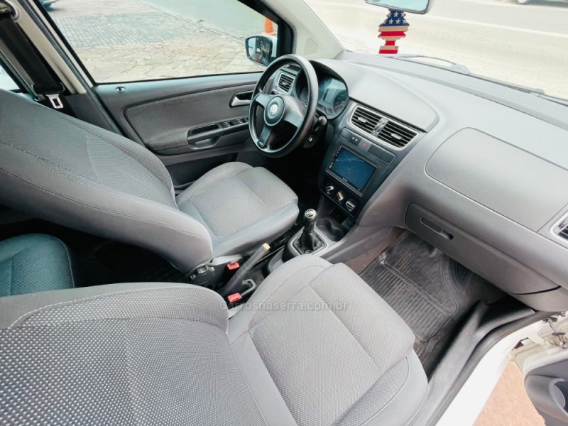 FOX 1.0 MI 8V FLEX 4P MANUAL - 2011 - CAMPO BOM