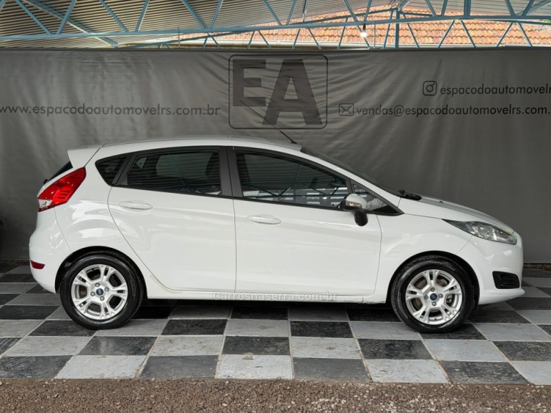 FIESTA 1.6 SE HATCH 16V FLEX 4P AUTOMÁTICO - 2015 - NOVA PRATA