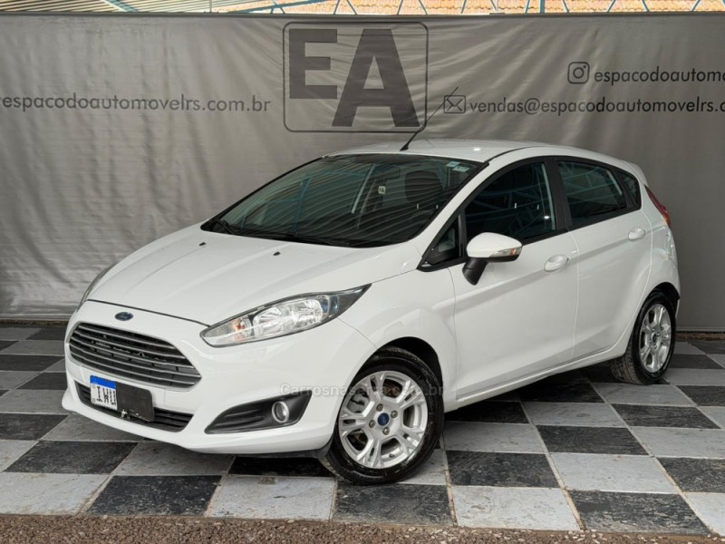 fiesta 1.6 se hatch 16v flex 4p automatico 2015 nova prata