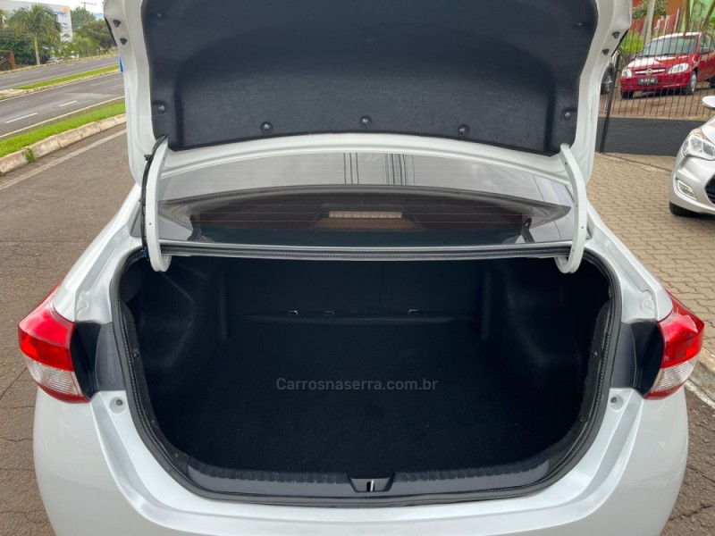 YARIS 1.5 XS SEDAN 16V FLEX 4P AUTOMÁTICO - 2022 - DOIS IRMãOS