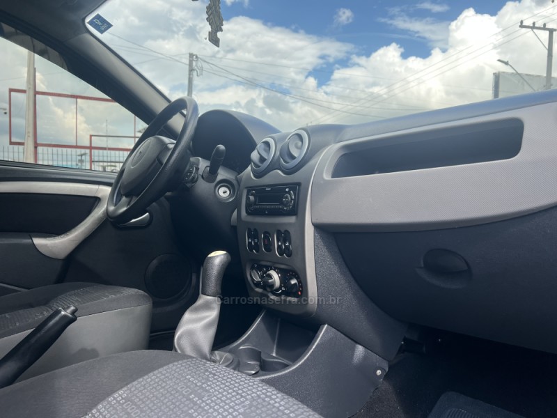 SANDERO 1.0 EXPRESSION 16V FLEX 4P MANUAL - 2011 - CAMPO BOM