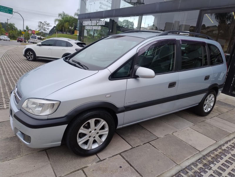 ZAFIRA 2.0 MPFI EXPRESSION 8V FLEX 4P AUTOMÁTICO