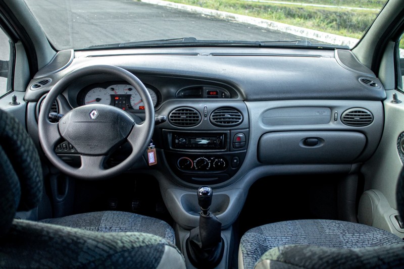 SCÉNIC 1.6 AUTHENTIQUE 16V GASOLINA 4P MANUAL - 2005 - FARROUPILHA