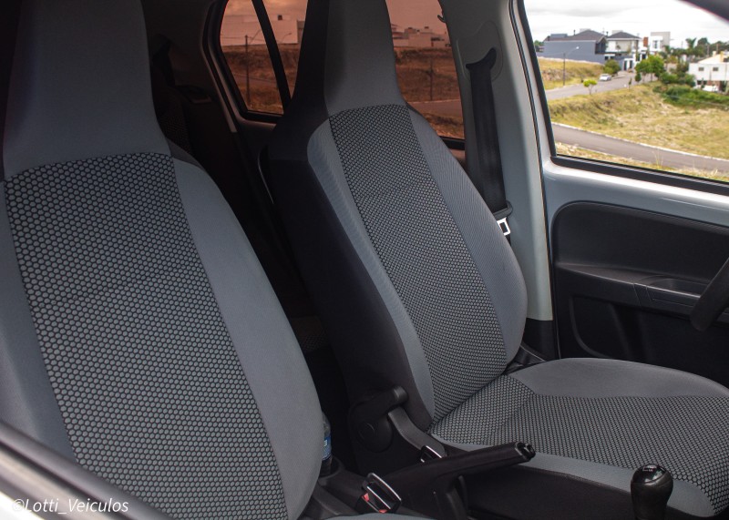 UP 1.0 TSI MOVE UP 12V FLEX 4P MANUAL - 2016 - FARROUPILHA