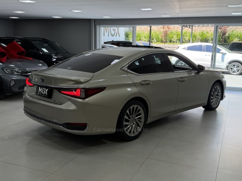 ES 300H 2.5 16V HÍBRIDO 4P AUTOMÁTICO - 2019 - PORTO ALEGRE
