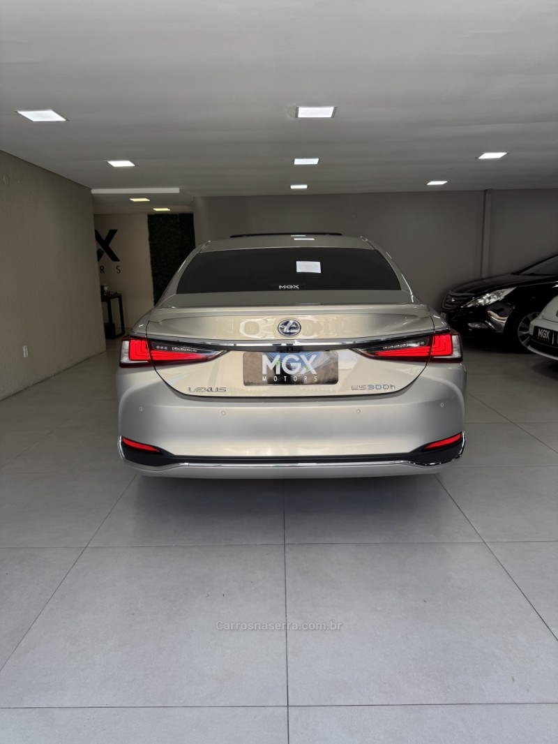 ES 300H 2.5 16V HÍBRIDO 4P AUTOMÁTICO - 2019 - PORTO ALEGRE