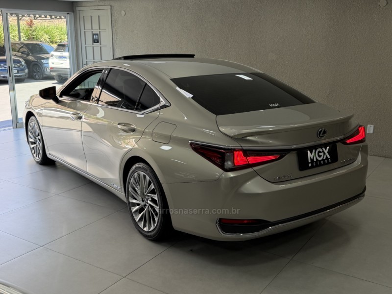 ES 300H 2.5 16V HÍBRIDO 4P AUTOMÁTICO - 2019 - PORTO ALEGRE