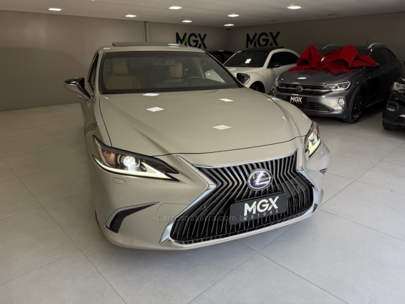 ES 300H 2.5 16V HÍBRIDO 4P AUTOMÁTICO - 2019 - PORTO ALEGRE