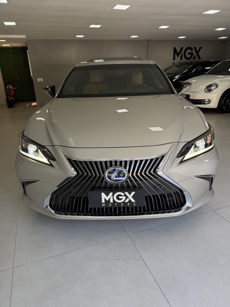 ES 300H 2.5 16V HÍBRIDO 4P AUTOMÁTICO - 2019 - PORTO ALEGRE