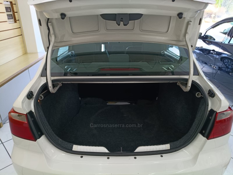 VOYAGE 1.0 12V MPI TOTALFLEX TRENDLINE 4P MANUAL - 2023 - NOVA PETRóPOLIS