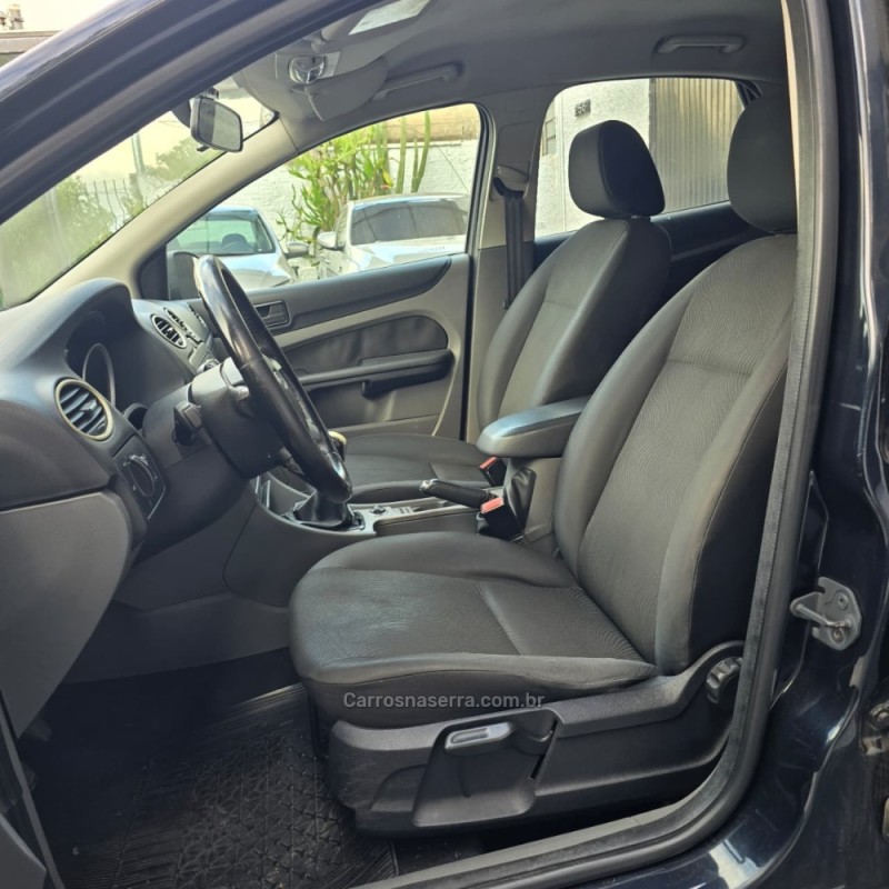 FOCUS 1.6 GL 16V FLEX 4P MANUAL - 2013 - CAXIAS DO SUL