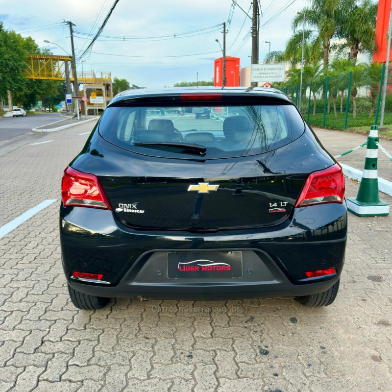 ONIX 1.4 MPFI LT 8V FLEX 4P MANUAL - 2019 - ESTâNCIA VELHA