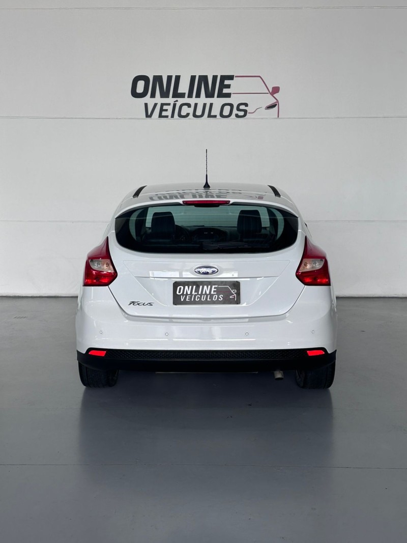 FOCUS 2.0 SE PLUS 16V FLEX 4P AUTOMÁTICO - 2014 - FARROUPILHA
