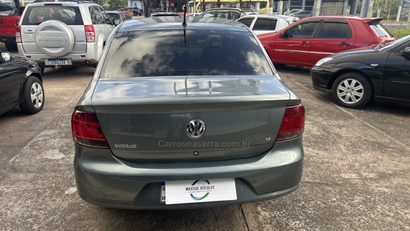 VOYAGE 1.6 MI CITY 8V FLEX 4P MANUAL - 2009 - GRAVATAí