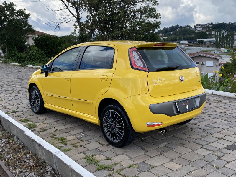 PUNTO 1.8 SPORTING 16V FLEX 4P MANUAL - 2014 - CARLOS BARBOSA