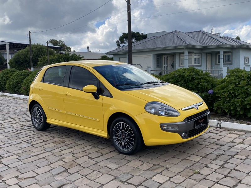 PUNTO 1.8 SPORTING 16V FLEX 4P MANUAL - 2014 - CARLOS BARBOSA