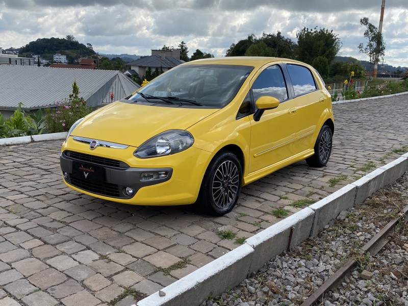 PUNTO 1.8 SPORTING 16V FLEX 4P MANUAL - 2014 - CARLOS BARBOSA