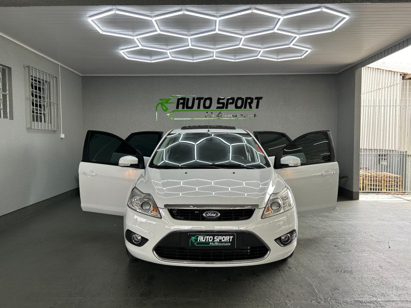 FOCUS 2.0 TITANIUM HATCH 16V FLEX 4P MANUAL - 2013 - CAXIAS DO SUL