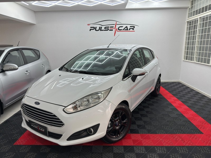 fiesta 1.5 se hatch 16v flex 4p manual 2014 caxias do sul