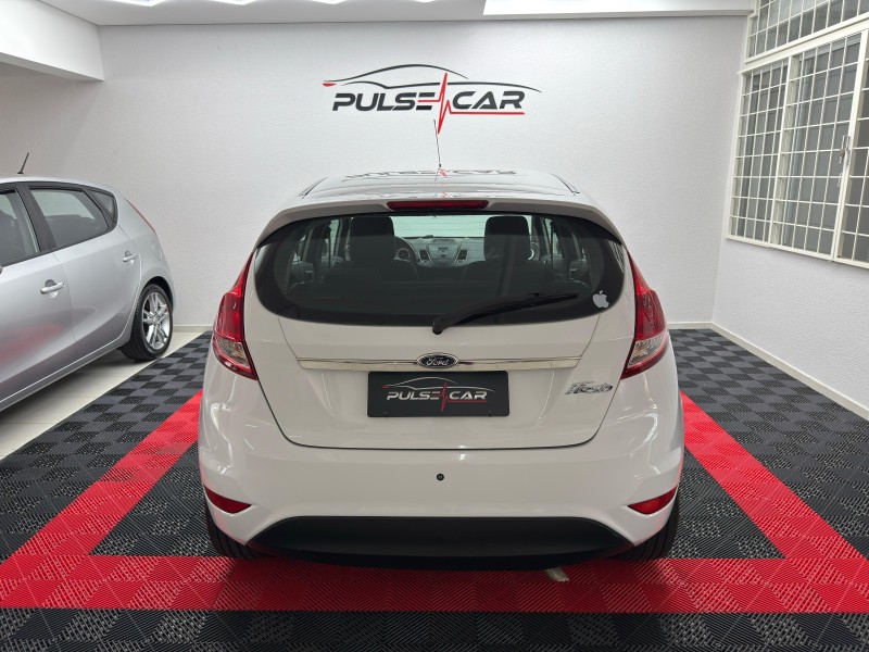 FIESTA 1.5 SE HATCH 16V FLEX 4P MANUAL - 2014 - CAXIAS DO SUL