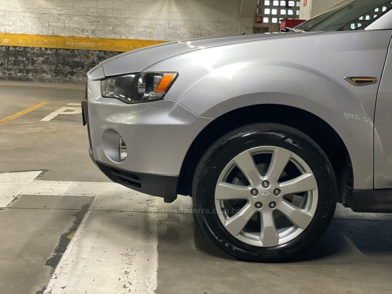 OUTLANDER 3.0 GT 4X4 V6 24V GASOLINA 4P AUTOMÁTICO - 2011 - CAXIAS DO SUL