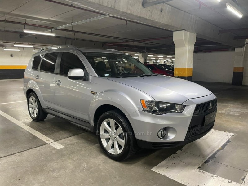 OUTLANDER 3.0 GT 4X4 V6 24V GASOLINA 4P AUTOMÁTICO - 2011 - CAXIAS DO SUL