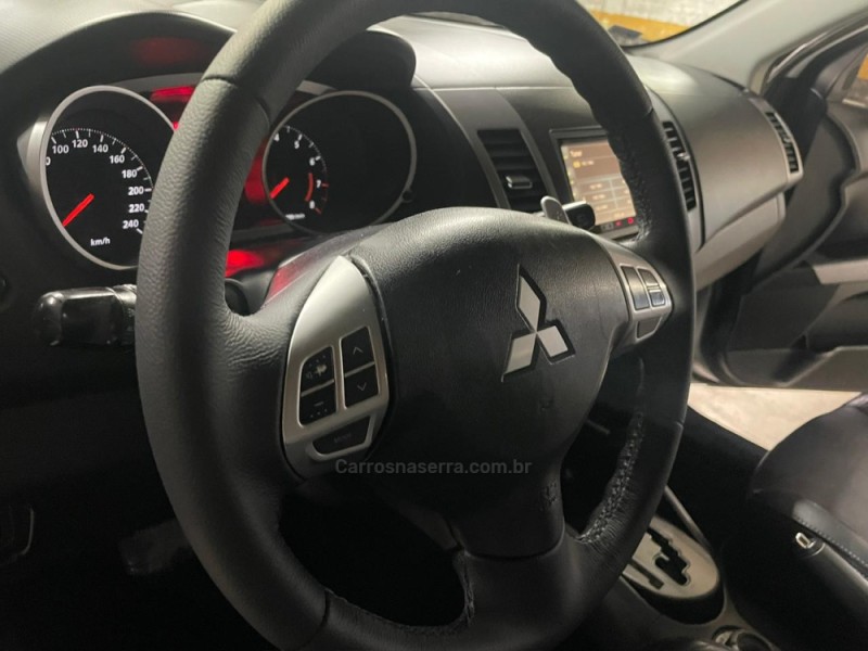 OUTLANDER 3.0 GT 4X4 V6 24V GASOLINA 4P AUTOMÁTICO - 2011 - CAXIAS DO SUL