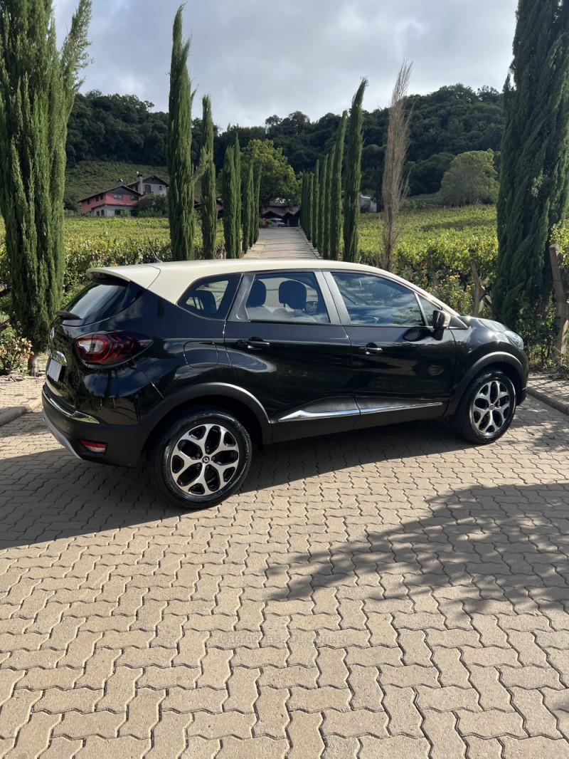 CAPTUR 1.6 16V FLEX INTENSE AUTOMÁTICO - 2018 - CAXIAS DO SUL