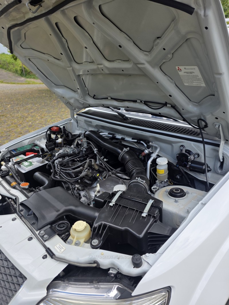 PAJERO TR4 2.0 4X2 16V GASOLINA 4P AUTOMÁTICO - 2014 - CAXIAS DO SUL