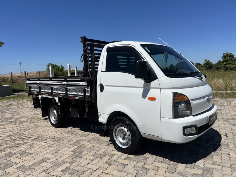 HR 2.5 TCI HD LONGO COM CAÇAMBA 4X2 8V 97CV TURBO INTERCOOLER DIESEL 2P MANUAL - 2016 - ANTôNIO PRADO