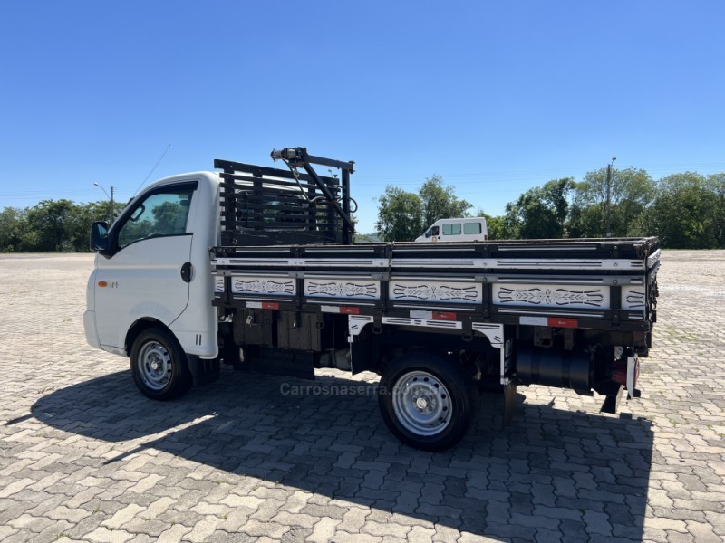 HR 2.5 TCI HD LONGO COM CAÇAMBA 4X2 8V 97CV TURBO INTERCOOLER DIESEL 2P MANUAL - 2016 - ANTôNIO PRADO