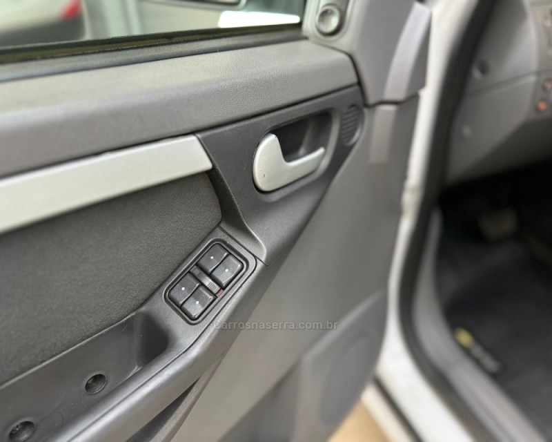 MERIVA 1.8 MPFI PREMIUM 8V FLEX 4P AUTOMATIZADO - 2012 - VACARIA