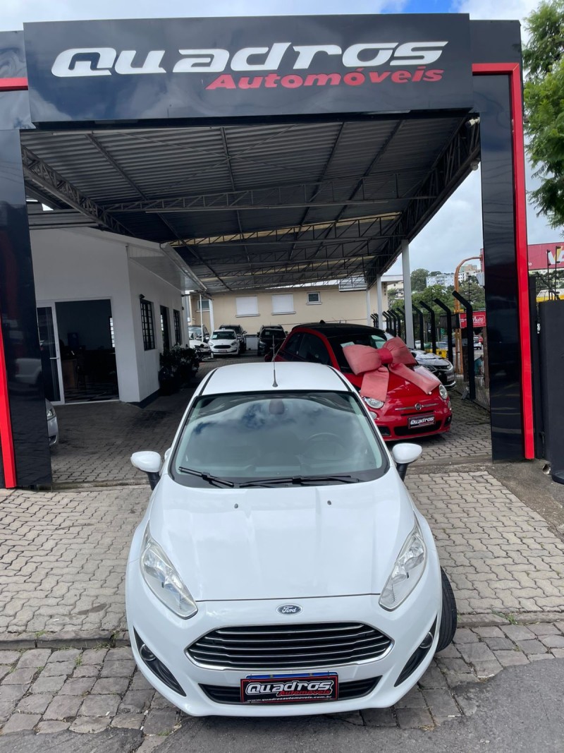 FIESTA 1.6 TITANIUM HATCH 16V FLEX 4P AUTOMÁTICO - 2014 - CAXIAS DO SUL