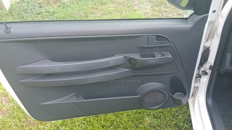 FOX 1.6 MI PLUS 8V GASOLINA 2P MANUAL - 2004 - BENTO GONçALVES