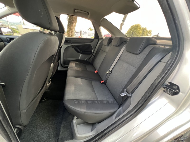 FOCUS 2.0 GHIA SEDAN 16V FLEX 4P MANUAL - 2012 - DOIS IRMãOS
