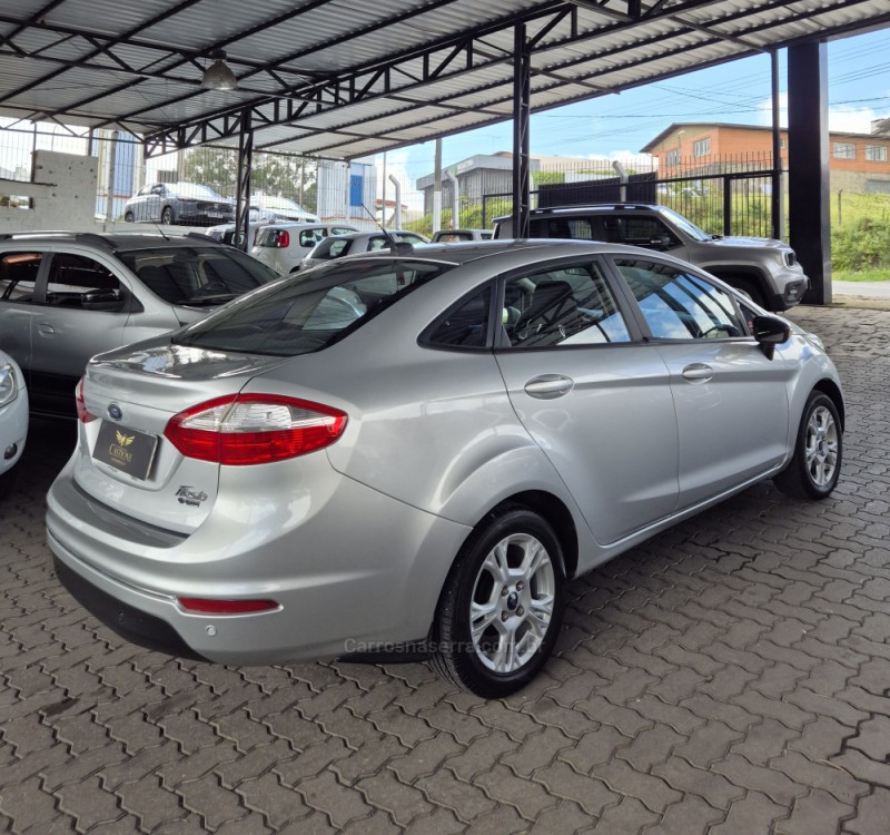 FIESTA 1.6 SEL SEDAN 16V FLEX 4P MANUAL  - 2016 - CAXIAS DO SUL