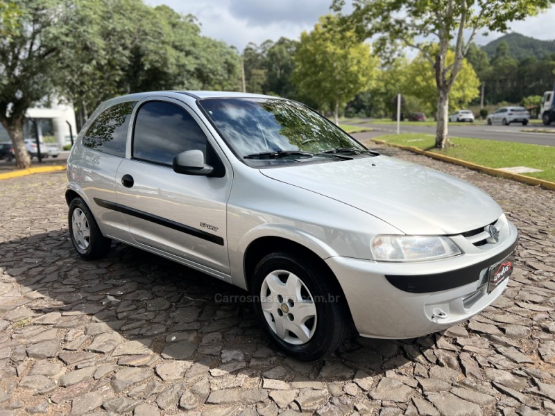 CELTA 1.0 MPFI SPIRIT 8V FLEX 2P MANUAL - 2005 - DOIS IRMãOS