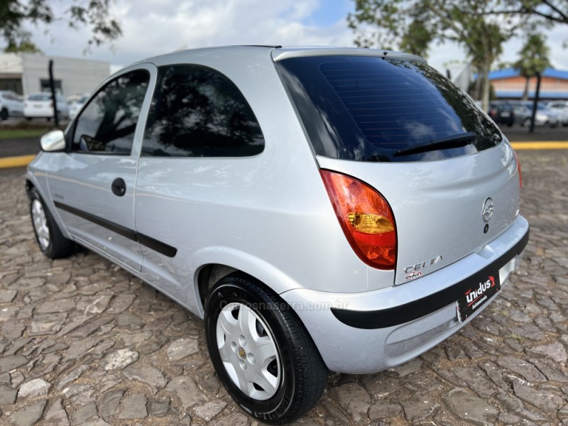 CELTA 1.0 MPFI SPIRIT 8V FLEX 2P MANUAL - 2005 - DOIS IRMãOS