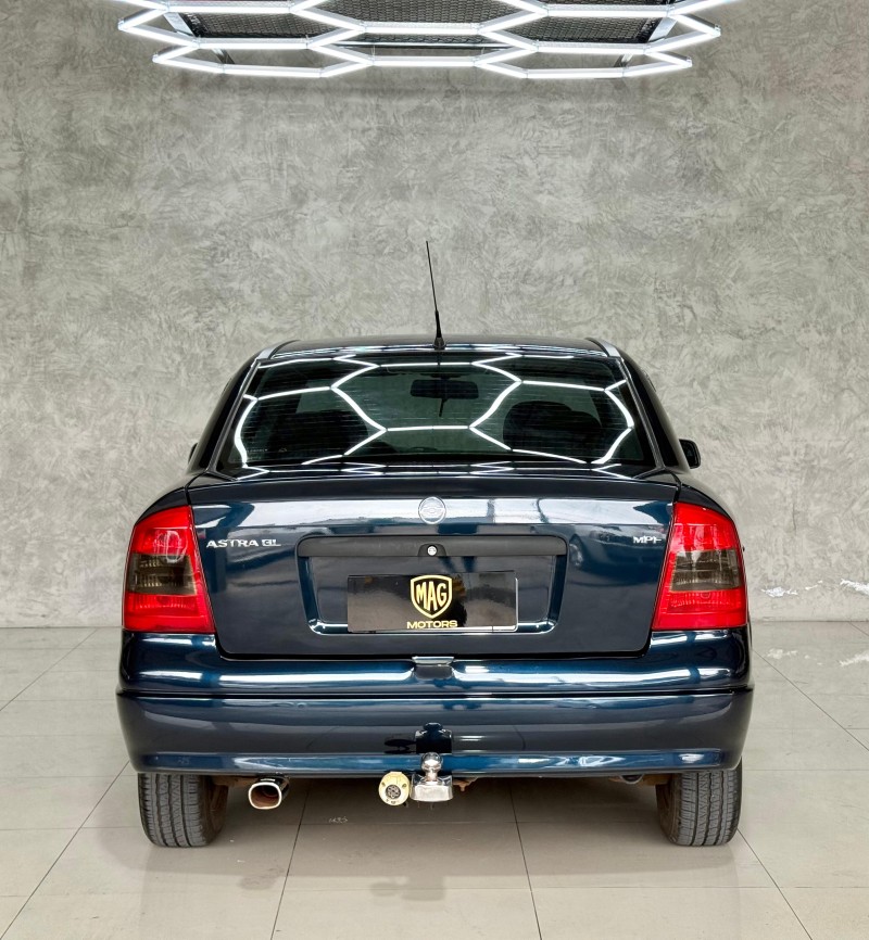 ASTRA 1.8 MPFI GL 8V GASOLINA 4P MANUAL - 2000 - CAXIAS DO SUL
