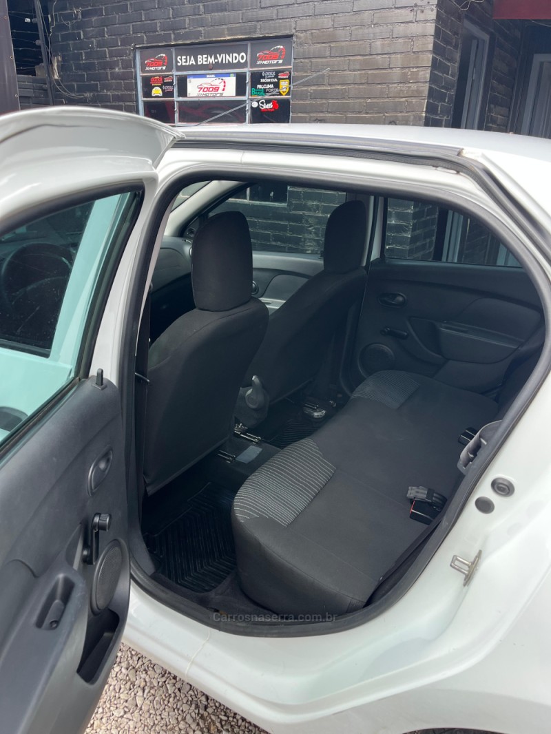 LOGAN 1.0 AUTHENTIQUE 16V FLEX 4P MANUAL - 2015 - CAXIAS DO SUL