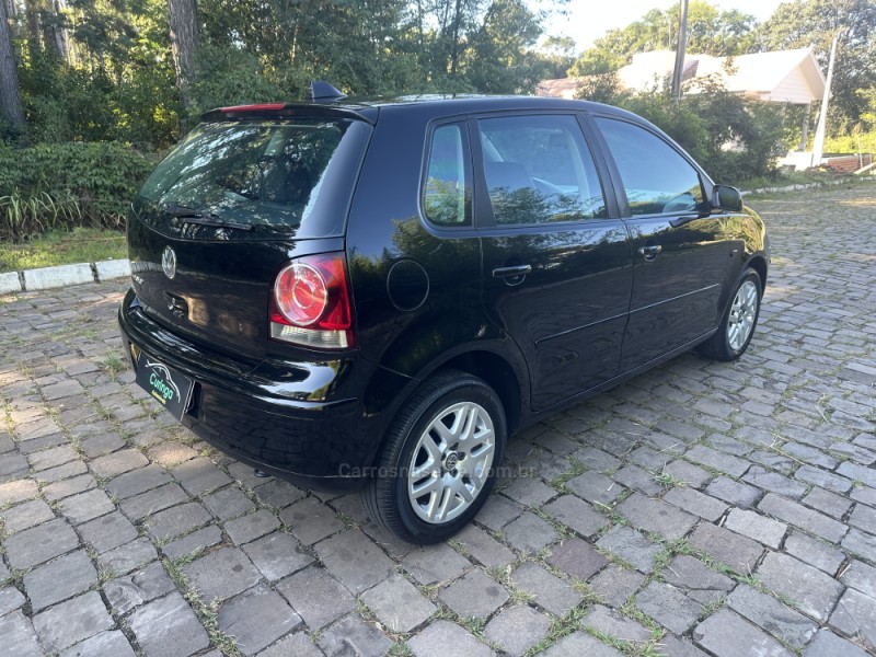 POLO 1.6 MI 8V FLEX 4P MANUAL - 2007 - NOVA PRATA