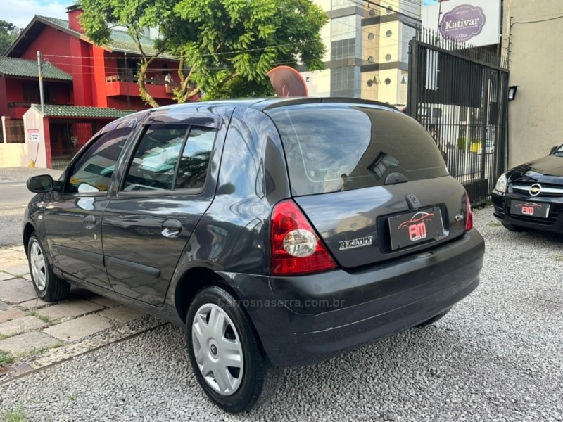 CLIO 1.0 AUTHENTIQUE 8V GASOLINA 4P MANUAL - 2003 - CAXIAS DO SUL