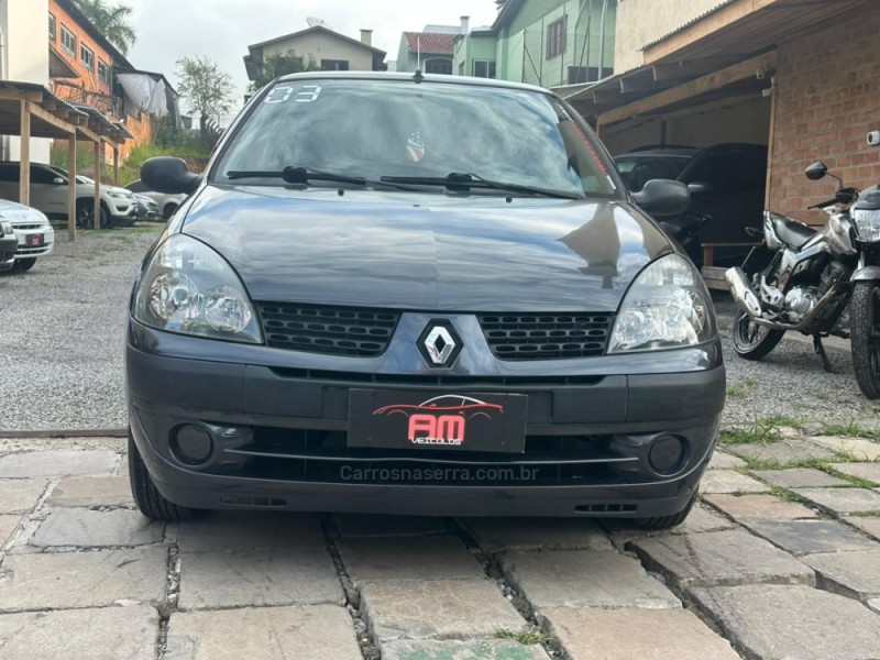 CLIO 1.0 AUTHENTIQUE 8V GASOLINA 4P MANUAL - 2003 - CAXIAS DO SUL