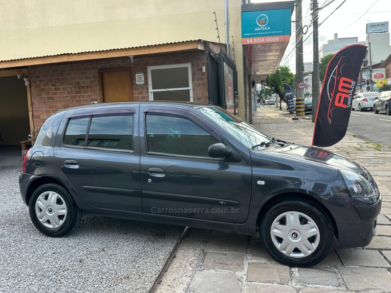 CLIO 1.0 AUTHENTIQUE 8V GASOLINA 4P MANUAL - 2003 - CAXIAS DO SUL