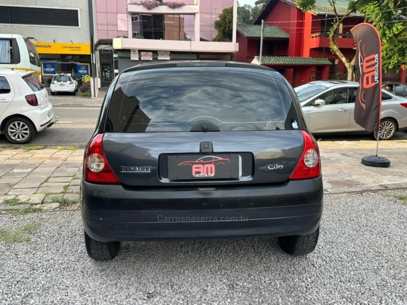 CLIO 1.0 AUTHENTIQUE 8V GASOLINA 4P MANUAL - 2003 - CAXIAS DO SUL